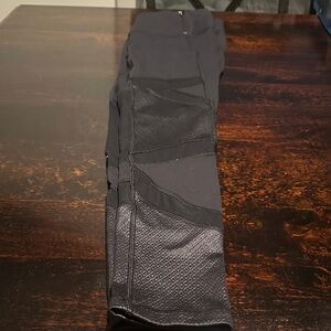 Calia "Carrie Underwood" leggings  black with design. Never worn but no tag